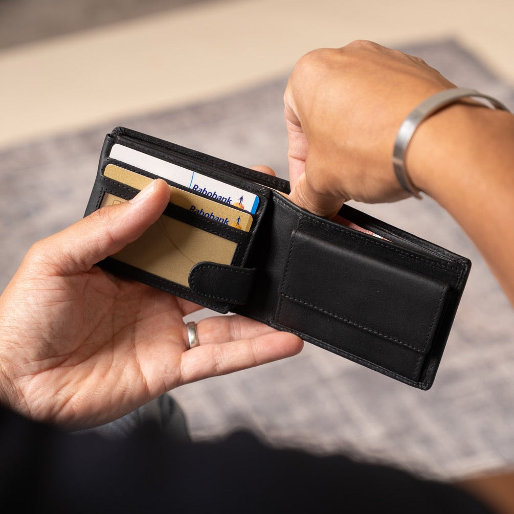 Marvin Full-Grain Leather Wallet Męska - Structured Side Profile Showing Gusset Depth &amp; Expansion Capacity