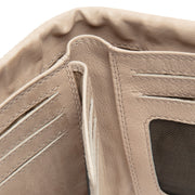 Solid Antique Brass Hardware &amp; Heavy-Duty Dual Zipper Detail on Mavona Full-Grain Leather Wallet Damska