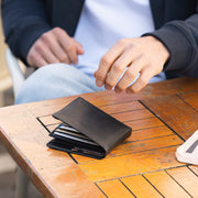Ralph Full-Grain Leather Wallet Męska - Structured Side Profile Showing Gusset Depth &amp; Expansion Capacity