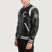 
Black & White Sheepskin Leather Varsity Jacket - Widok z tyłu z dopasowanymi ramionami i czystym dołem
