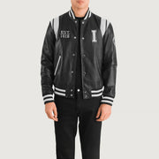 
Liberte Illinois Czarny Leather Varsity Kurtka Skórzana Męska in Black & White Sheepskin Leather - Widok z przodu i dopasowana sylwetka | Kup online w oficjalnym sklepie