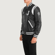 
Black & White Sheepskin Leather Varsity Jacket - Widok z tyłu z dopasowanymi ramionami i czystym dołem