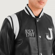 
Szczegółowe zbliżenie of Varsity & Snap Button Hardware on Liberte New Jersey Czarny Leather Varsity Kurtka Skórzana Męska