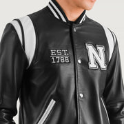 
Szczegółowe zbliżenie of Varsity & Snap Button Hardware on Liberte New York Czarny Leather Varsity Kurtka Skórzana Męska