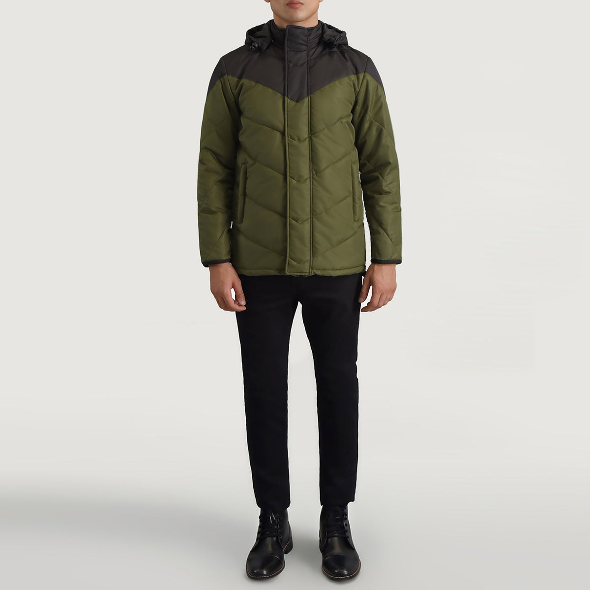 
Luka Czarny & Oliwkowy Hooded Puffer Kurtka Skórzana Męska - Widok z boku z ergonomicznym krojem rękawa