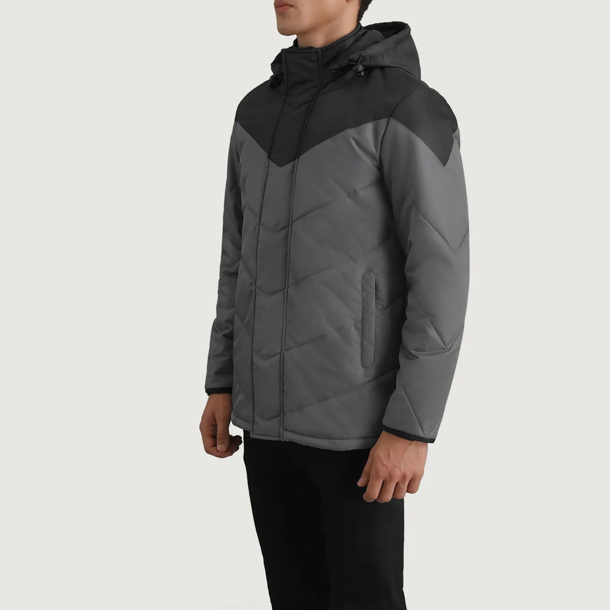 
Black & Grey Full-Grain Leather Hooded Jacket - Widok z tyłu z dopasowanymi ramionami i czystym dołem