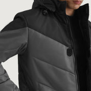 
Widok podszewki Showing Quilted Viscose Lining & Dwie funkcjonalne kieszenie wewnętrzne