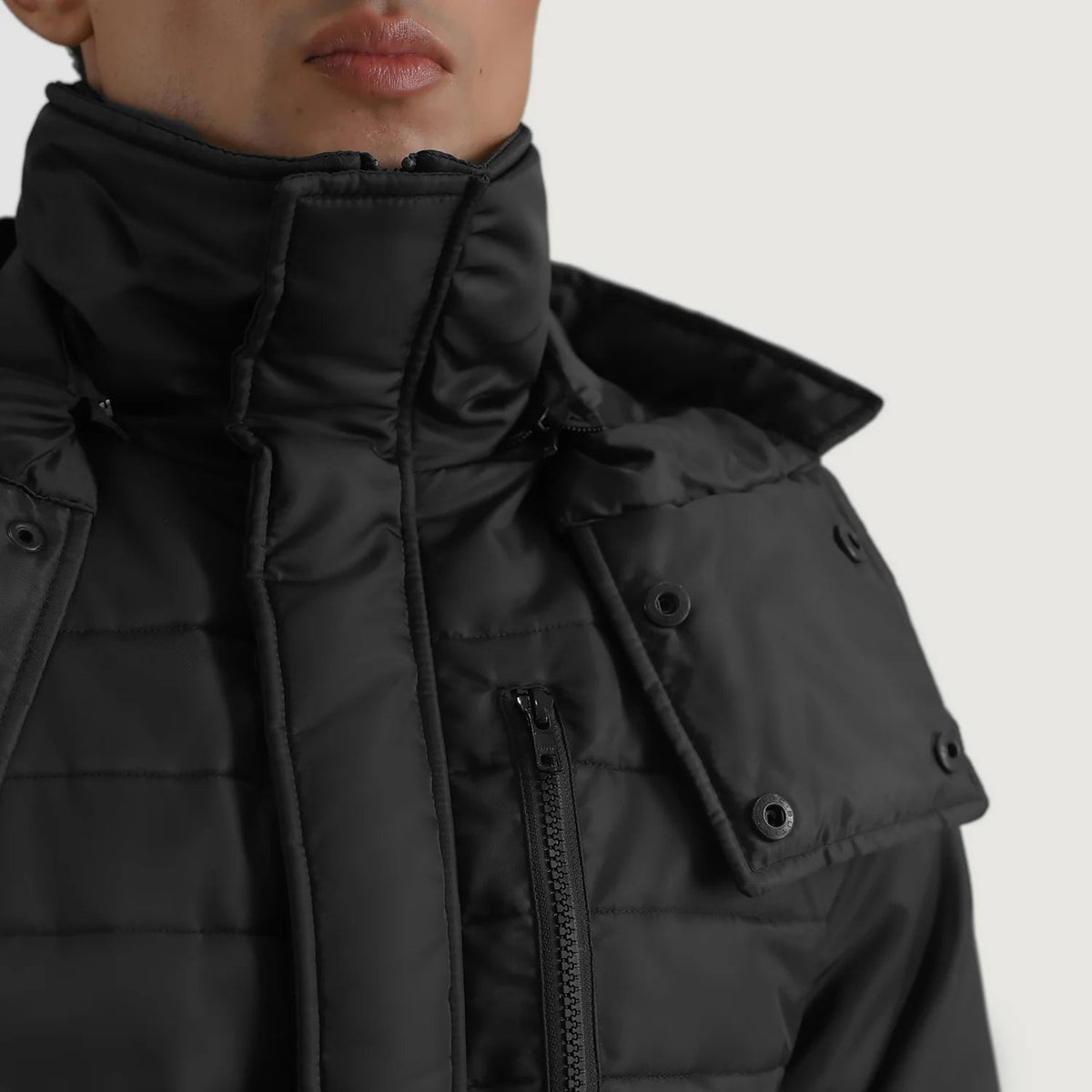 
Widok podszewki Showing Quilted Viscose Lining & Dwie funkcjonalne kieszenie wewnętrzne