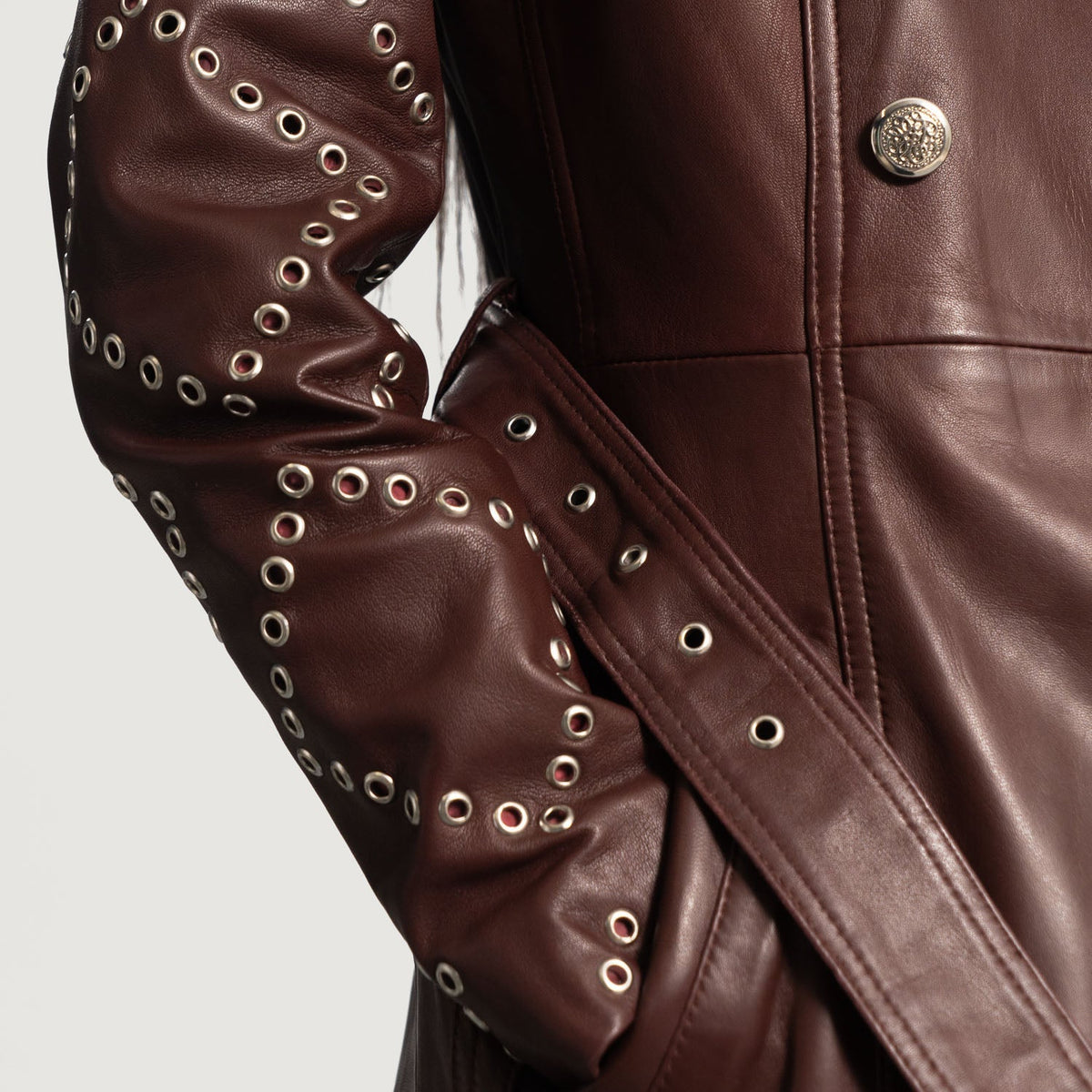 
Szczegółowe zbliżenie of Notch & Button & Waist belt Hardware on Missoni Bordowy Skórzany Trencz Damska
