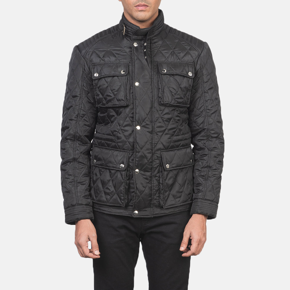 Close-Up Detail of Belted Band &amp; Zipper with Front Button Flap Hardware on Men's Nelson Quilted Czarna Windbreaker Kurtka Skórzana Męska