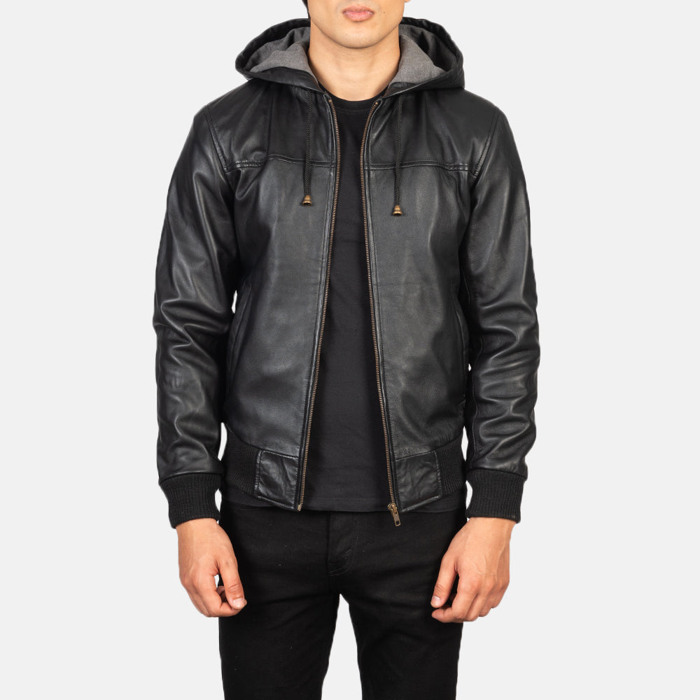 
Nintenzo Black Hooded Leather Jacket in Black Sheepskin Leather - Widok z przodu i dopasowana sylwetka | Kup online w oficjalnym sklepie