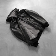 
Zdjęcie na sylwetce:  Nintenzo Black Hooded Leather Jacket na modelu w naturalnym świetle dziennym