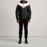 
Norman Tan Hooded Bomber Leather Puffer Jacket - Widok z boku z ergonomicznym krojem rękawa