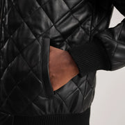 
Widok podszewki Showing Quilted Polyester Lining & Dwie funkcjonalne kieszenie wewnętrzne