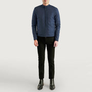 Close-Up Detail of Snap Button Band &amp; Zipper Hardware on Men's Nyle Pikowana Windbreaker Kurtka Skórzana Męska