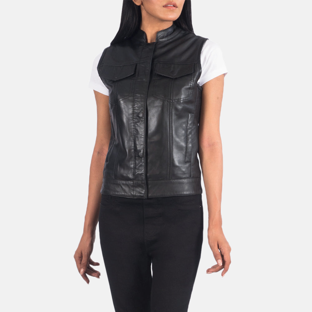 
Szczegółowe zbliżenie of Band & Zipper Hardware on Rayne Moto Czarny Skórzana Kamizelka Damska