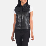 
Szczegółowe zbliżenie of Band & Zipper Hardware on Rayne Moto Czarny Skórzana Kamizelka Damska