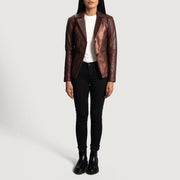Close-Up Detail of Notch &amp; Button Hardware on Women's Ruby Metallic Maroon Skórzana Marynarka Damska
