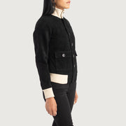 
Black Goatskin Suede Bomber Jacket - Widok z tyłu z dopasowanymi ramionami i czystym dołem