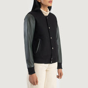
Green Sheepskin Leather Bomber Jacket - Widok z tyłu z dopasowanymi ramionami i czystym dołem