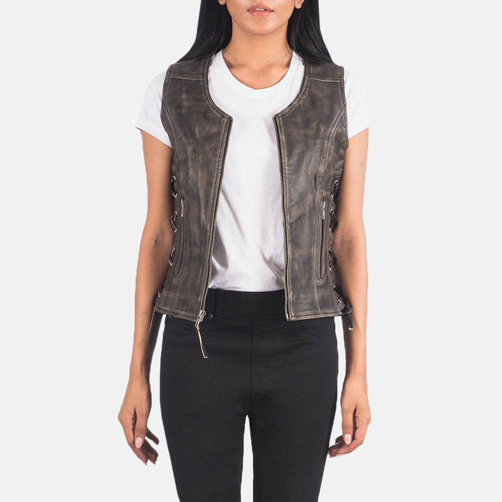 
Vanda Distressed Brązowy Leather Biker Vest Damska - Widok z przodu i dopasowana sylwetka | Kup online w oficjalnym sklepie