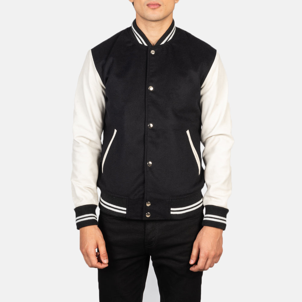 Close-Up Detail of Varsity &amp; Snap Buttons Hardware on Men's Vaxton Czarna &amp; White Hybrid Varsity Kurtka Skórzana Męska