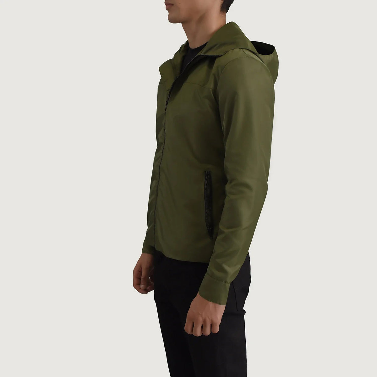 
Green Full-Grain Leather Hooded Jacket - Widok z tyłu z dopasowanymi ramionami i czystym dołem