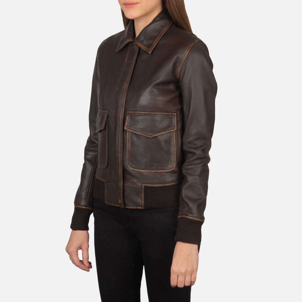 
Zdjęcie na sylwetce:  Westa A-2 Black Leather Bomber Jacket na modelu w naturalnym świetle dziennym