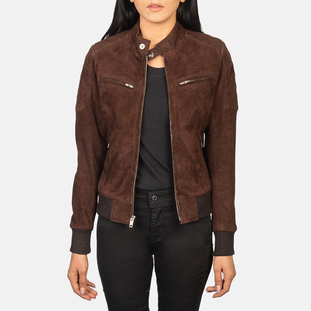 
Zenna Mocha Suede Bomber Jacket in Brown Goat Suede - Widok z przodu i dopasowana sylwetka | Kup online w oficjalnym sklepie